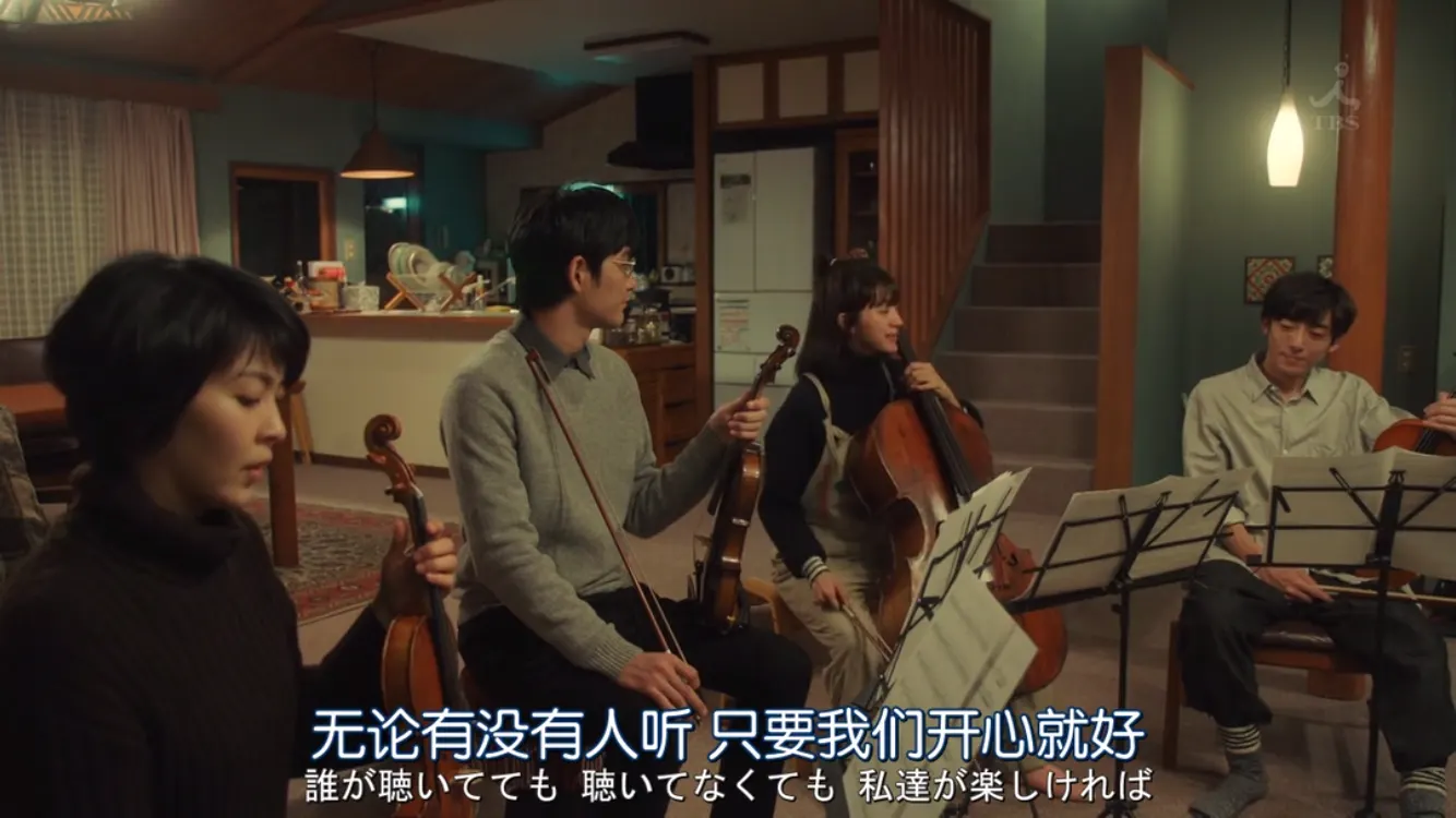 免费的强歼女人物剧照2